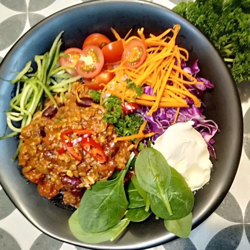 Buddha Bowls Beef Chilli Con Carne with Red Beans, Peppers & Quinoa served with Sour Cream